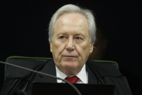 Após fuga de detentos, Ministério da Justiça suspende banho de sol e visitas em presídios federais