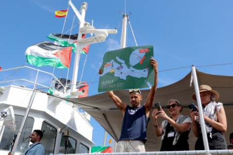 Flotilha com ajuda para Gaza retorna a Barcelona devido às condições climáticas