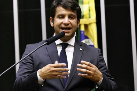 Diretora da Fundação Saúde do RJ é irmã do deputado Doutor Luizinho, que foi secretário de Saúde do Estado