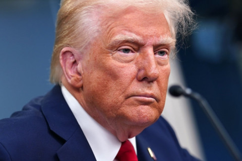 Trump se reúne com rei da Jordânia para discutir transferência de palestinos em Gaza