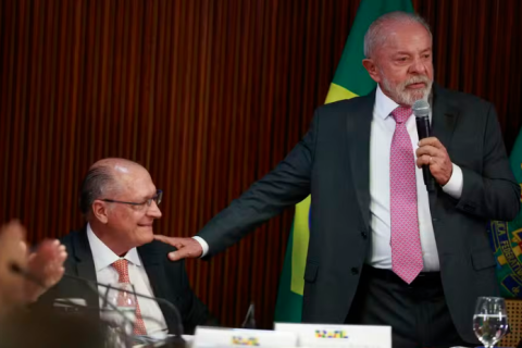 Governo Lula anuncia socorro de R$ 18,5 bilhões para empresas afetadas por tarifaço de Trump