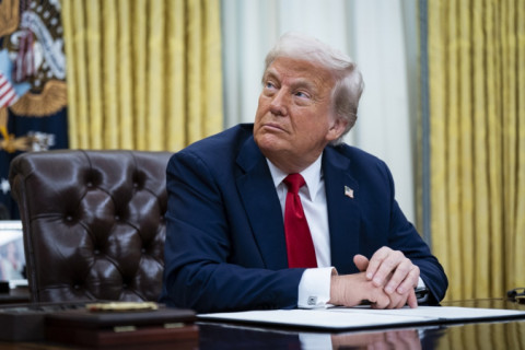 Trump assina decreto para aumentar produção de carvão nos EUA