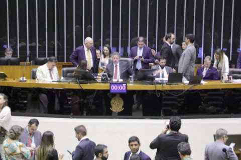 PEC da Anistia é aprovada em segundo turno na Câmara e segue para o Senado