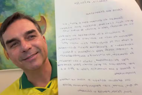 Bolsonaro divulga carta de apoio a Flávio e pede união entre aliados: "Momento de deixar de lado as diferenças"