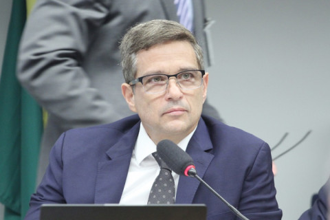 Campos Neto rebate ligação com o Caso Master e cita ‘falha de terceiros’